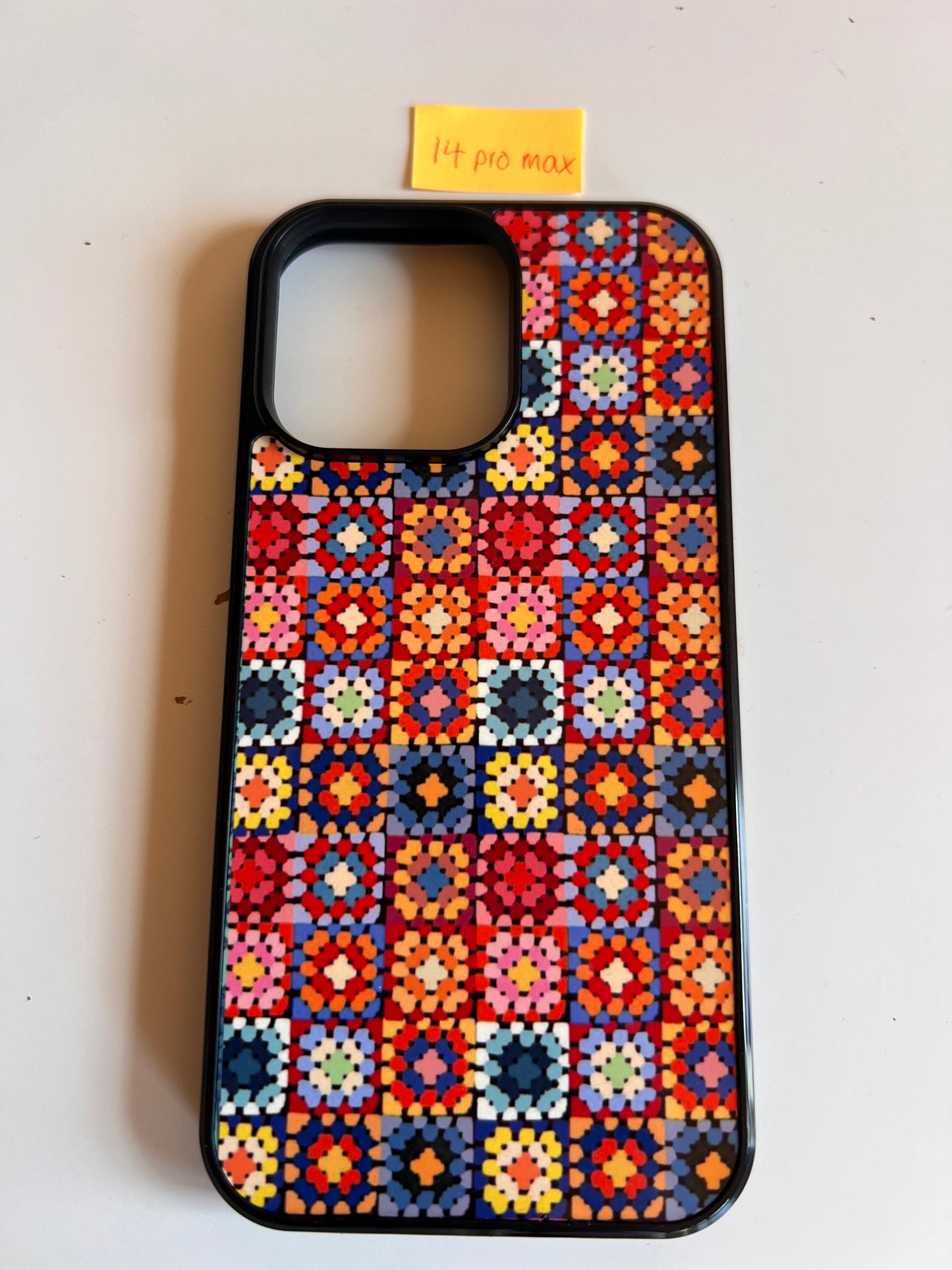 iPhone 14 Pro Max Granny Squares
