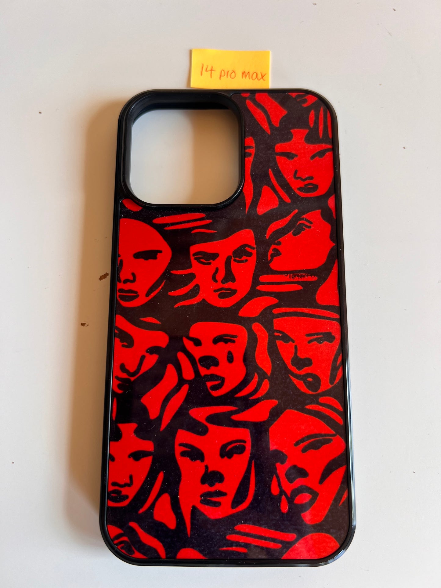 iPhone 14 Pro Max Marlo in Red & Black